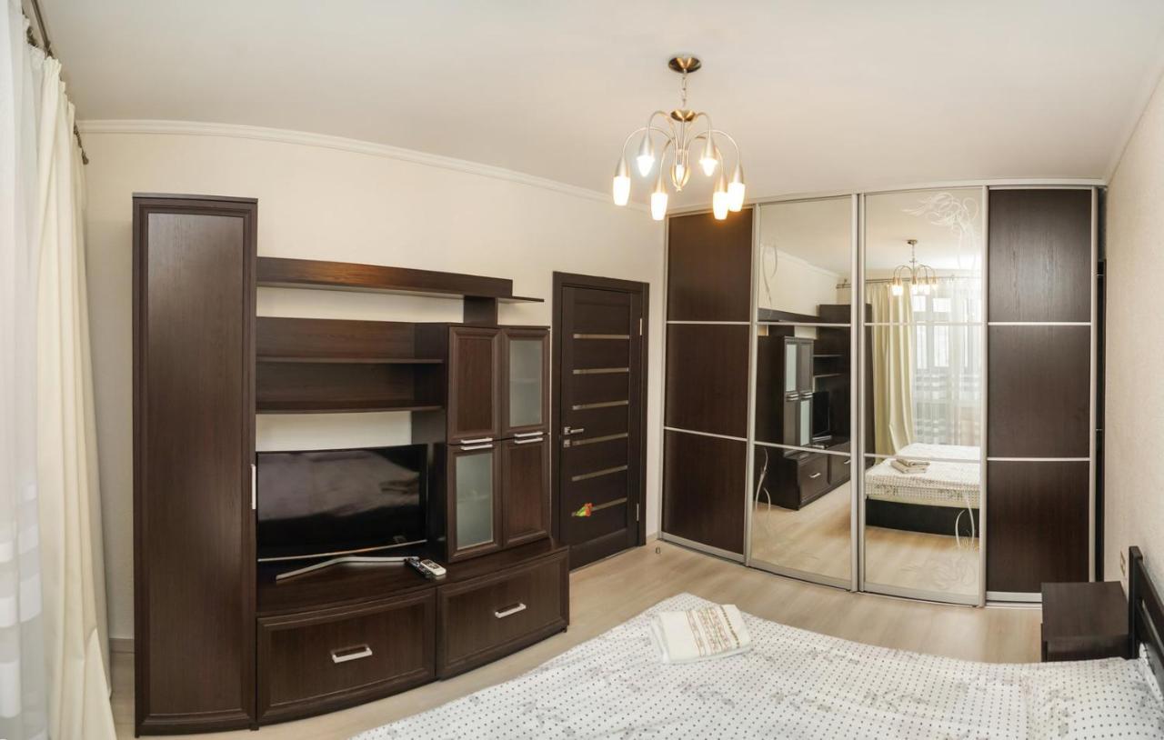 Kyiv Apartment On Chornovola 27 Luaran gambar